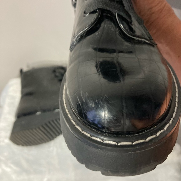 Madden Girl Black Chunky Combat Boots
8.5 M
Faux Leather Lace Up - Picture 6 of 12